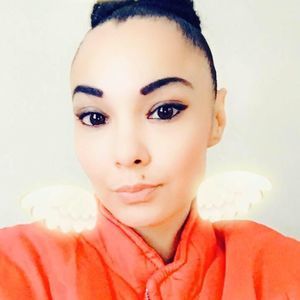 Meet your Posher, Casandra